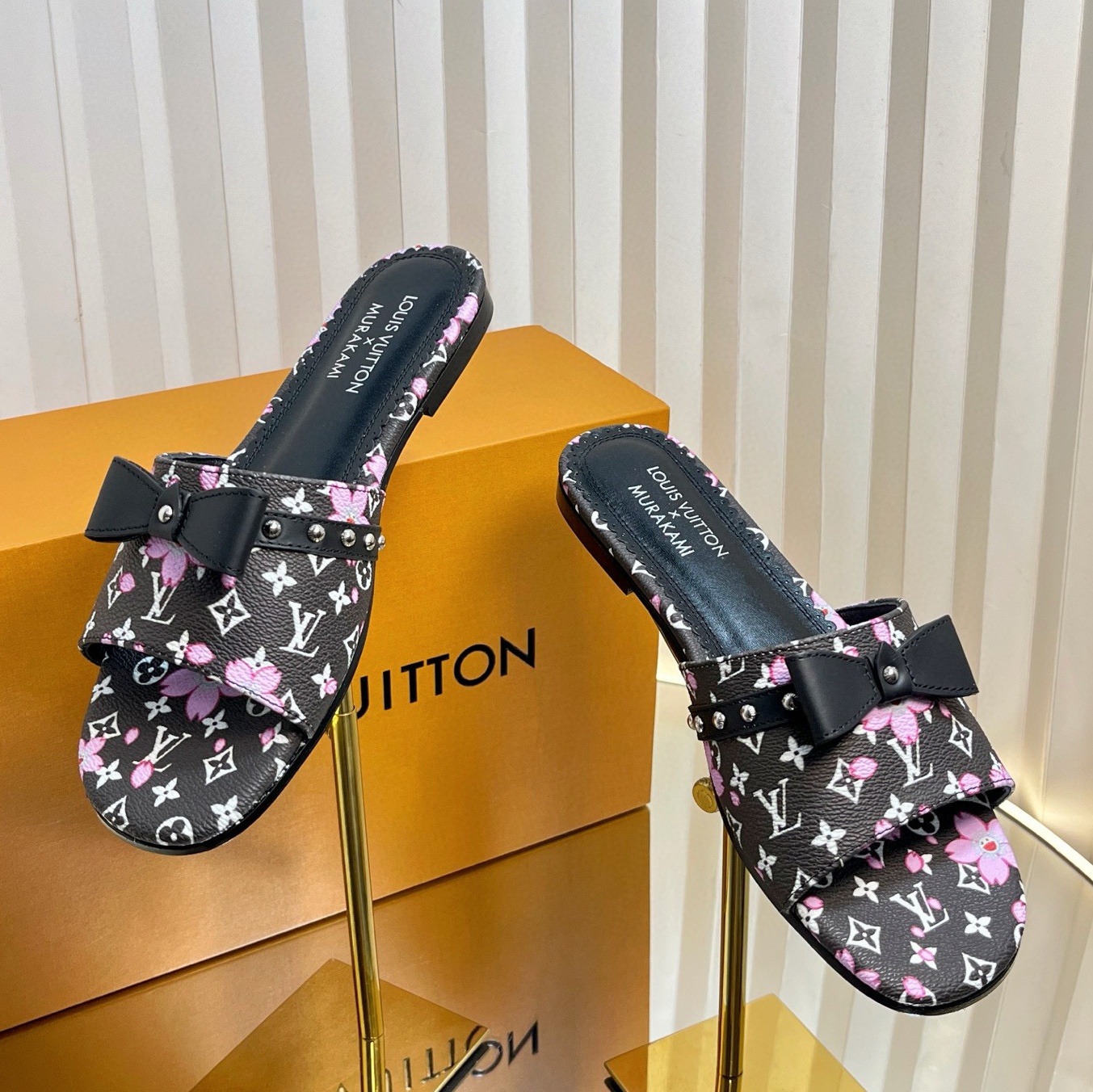 [홍콩명품.Louis Vuitton] 루이비통 2025 여성용 슬리퍼 WA5668 JS-A 홍콩명품의류,구매대행,온라인명품