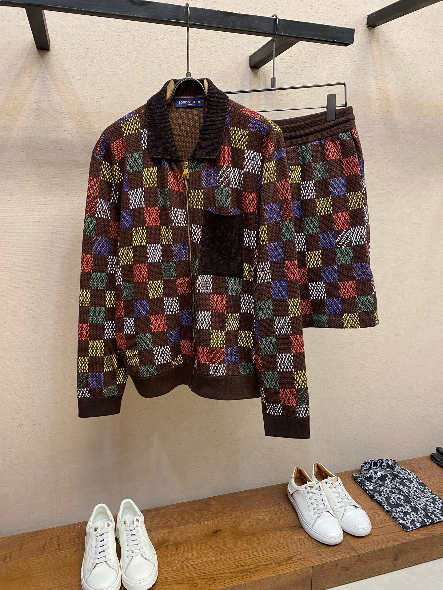 [홍콩명품.LOUIS VUITTON] 루이비통 2025 남성용 니트자켓 세트 LV1876 HD 홍콩명품의류,구매대행,온라인명품