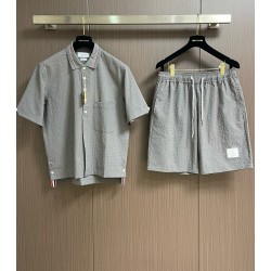 [홍콩명품.THOM BROWNE ] 톰 브라운 2025 남성용 반팔셔츠 세트 TB1209 HD  홍콩명품의류,구매대행,온라인명품