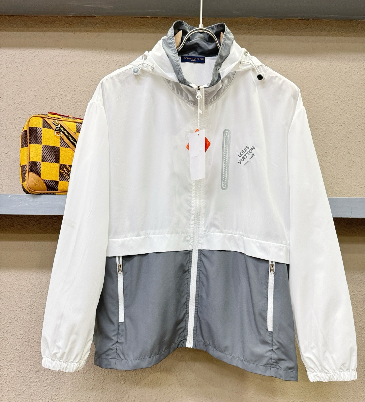 [홍콩명품.LOUIS VUITTON] 루이비통 2025 남성용 바람막이 자켓 LV1907 PD 홍콩명품의류,구매대행,온라인명품
