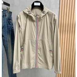 [홍콩명품.THOM BROWNE ] 톰 브라운 2025 남성용 바람막이 자켓 TB1210 PD 홍콩명품의류,구매대행,온라인명품