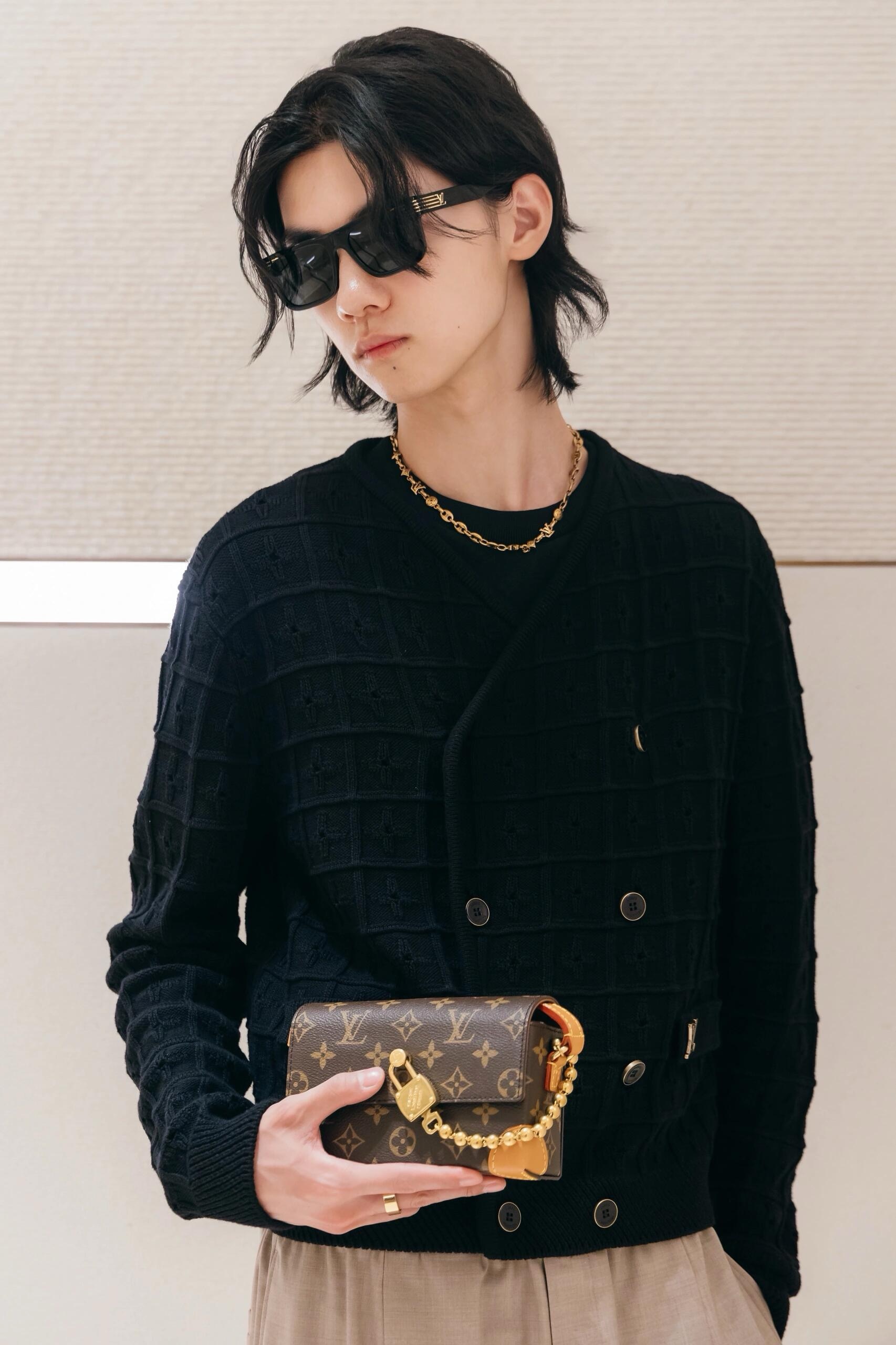 [홍콩명품.LOUIS VUITTON] 루이비통 25SS 로고 울혼방 풀오버 LV1935 PD 홍콩명품의류,구매대행,온라인명품