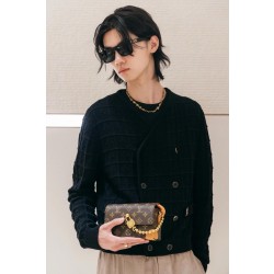 [홍콩명품.LOUIS VUITTON] 루이비통 25SS 로고 울혼방 풀오버 LV1935 PD 홍콩명품의류,구매대행,온라인명품