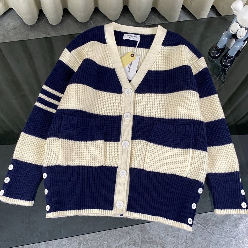 [홍콩명품.THOM BROWNE ] 톰 브라운 2025 남성용 니트 가디건  TB1237 ZW 홍콩명품의류,구매대행,온라인명품
