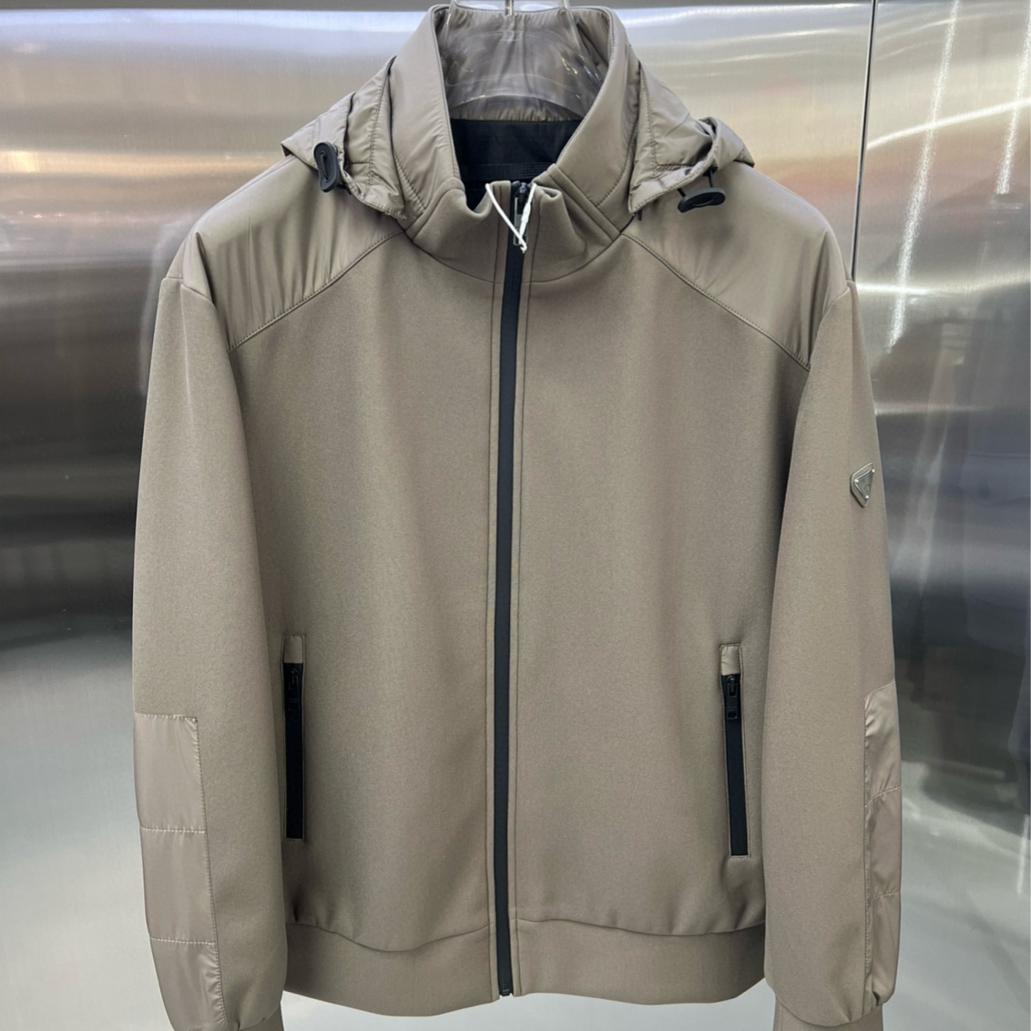 [홍콩명품.PRADA] 프라다 2025 남성용 후드자켓 PD1400 HD 홍콩명품의류,구매대행,온라인명품