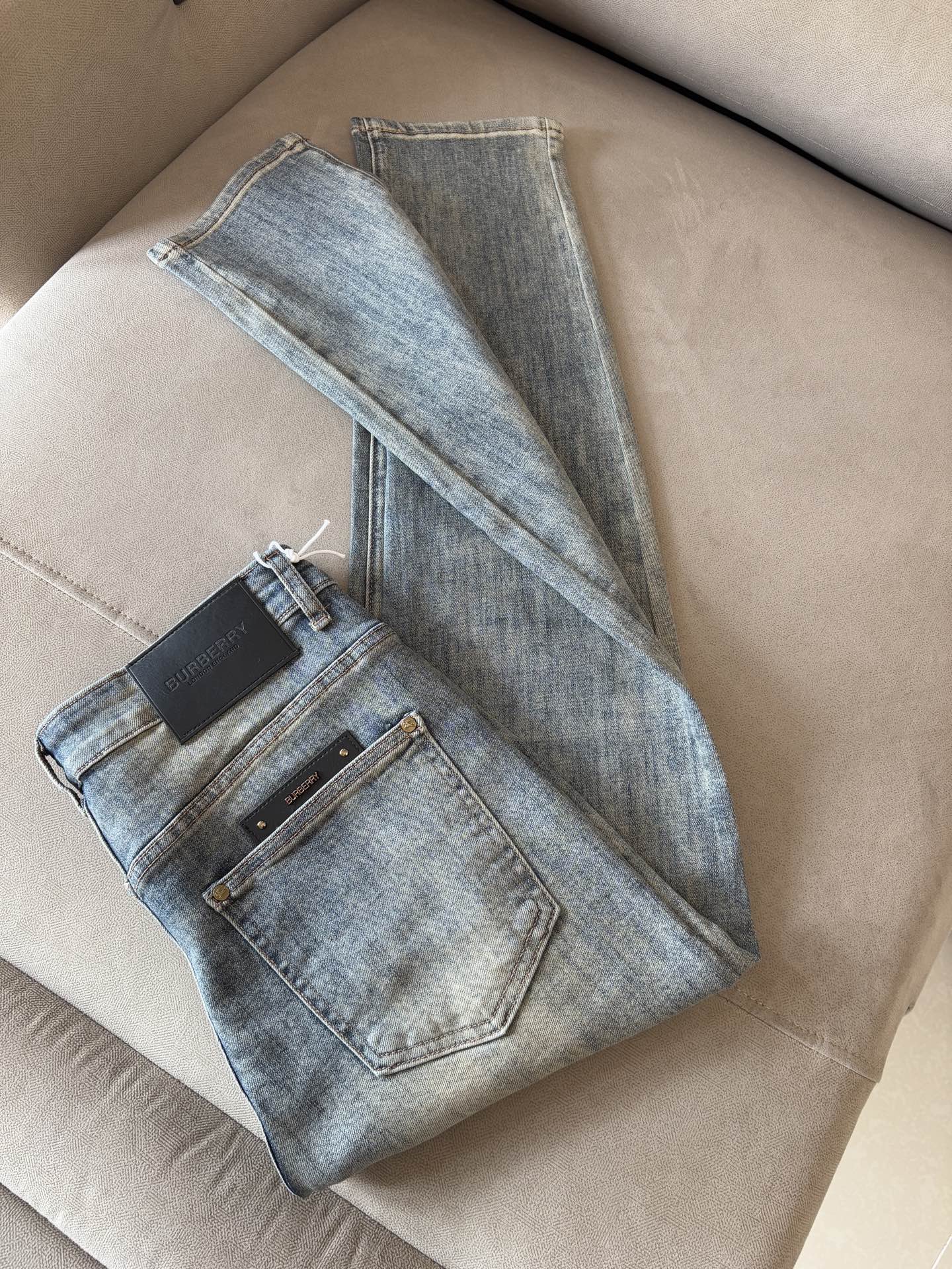 [홍콩명품.BURBERRY] 버버리 2025 남성용 청바지 BU1307 YB  홍콩명품의류,구매대행,온라인명품