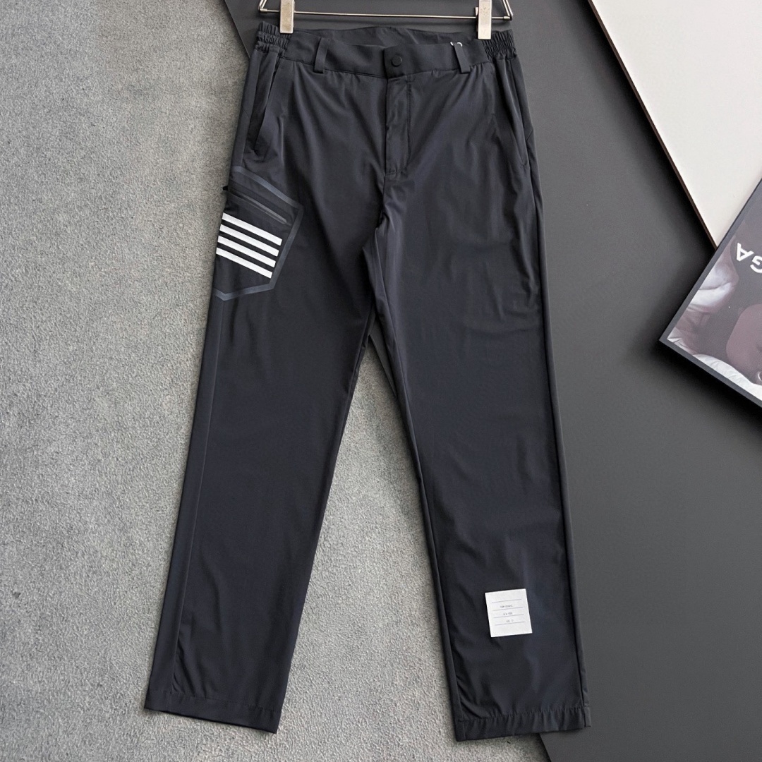 [홍콩명품.THOM BROWNE ] 톰 브라운 2025 남성용 바지 TB1245 YB 홍콩명품의류,구매대행,온라인명품