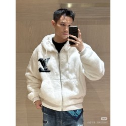 [홍콩명품.LOUIS VUITTON] 루이비통 2025 남성용 플리스 블루종자켓 LV2060 HD 홍콩명품의류,구매대행,온라인명품