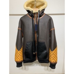 [홍콩명품.LOUIS VUITTON] 루이비통 2025 남성용 모피일체  양가죽코트 LV2111 HD 홍콩명품의류,구매대행,온라인명품