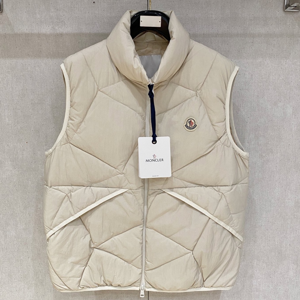 [홍콩명품.MONCLER] 몽클레어 2025 남성용 구스다운 패딩조끼 MQ1361 YB 홍콩명품의류,구매대행,온라인명품