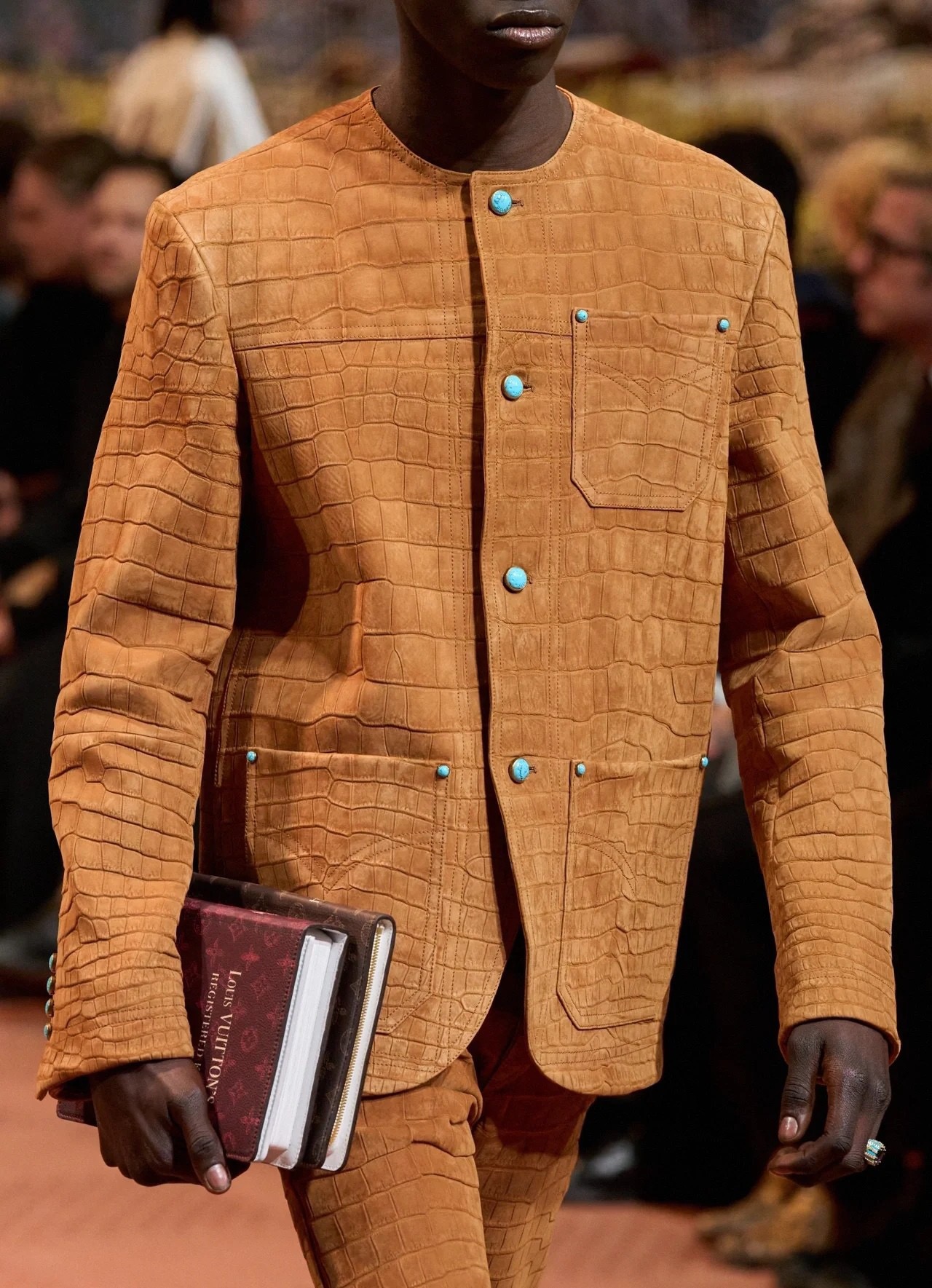 [홍콩명품.LOUIS VUITTON] 루이비통 2025 남성용 양가죽자켓 LV2132 HD 홍콩명품의류,구매대행,온라인명품