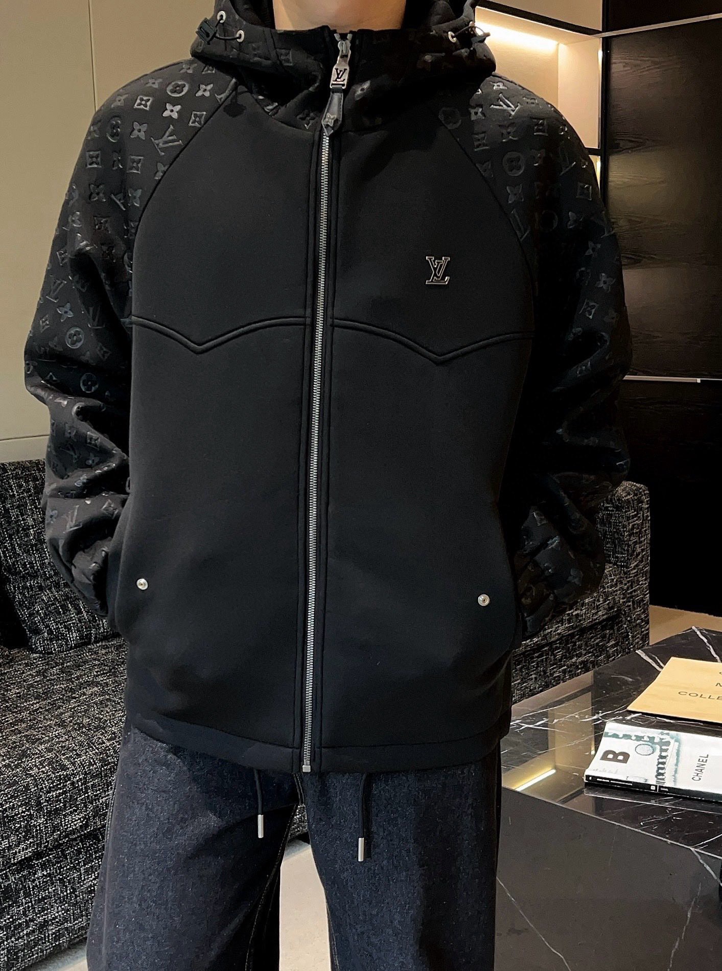 [홍콩명품.LOUIS VUITTON] 루이비통 2025 남성용  후드자켓 LV2155 HD 홍콩명품의류,구매대행,온라인명품