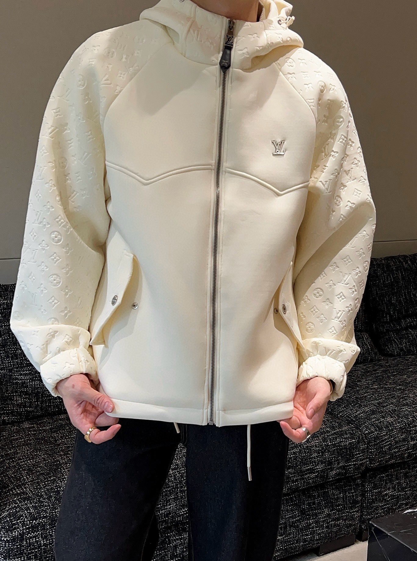[홍콩명품.LOUIS VUITTON] 루이비통 2025 남성용  후드자켓 LV2156 HD 홍콩명품의류,구매대행,온라인명품