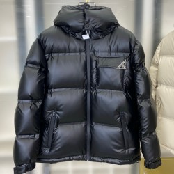 [홍콩명품.PRADA] 프라다 2025 남성용 덕다운 패딩 PD1490 HD 홍콩명품의류,구매대행,온라인명품