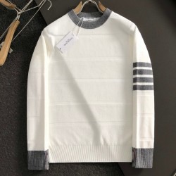 [홍콩명품.THOM BROWNE ] 톰 브라운 2025 남성용 니트 풀오버 TB1314 YB 2컬러 홍콩명품의류,구매대행,온라인명품