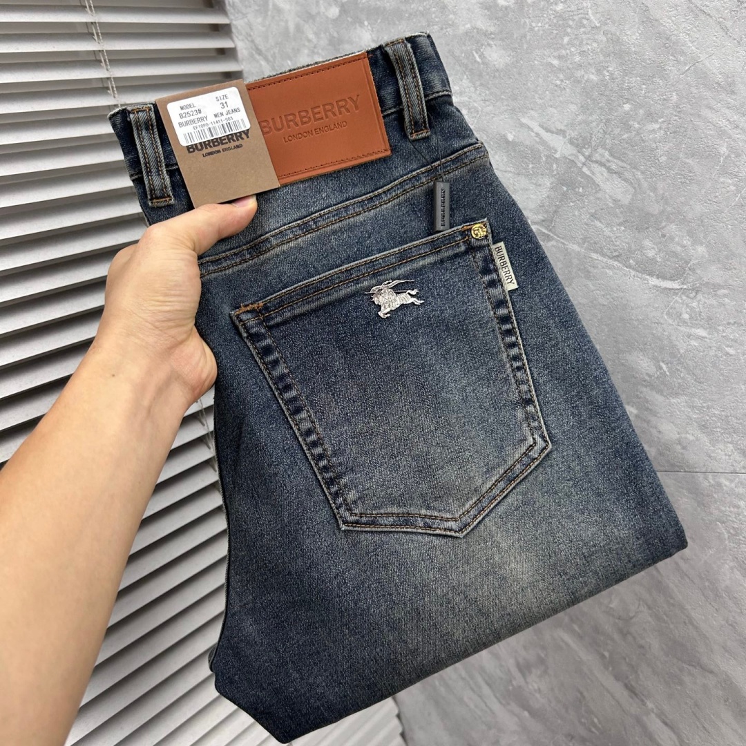 [홍콩명품.BURBERRY] 버버리 2025 남성용 청바지 BU1363 PD 홍콩명품의류,구매대행,온라인명품