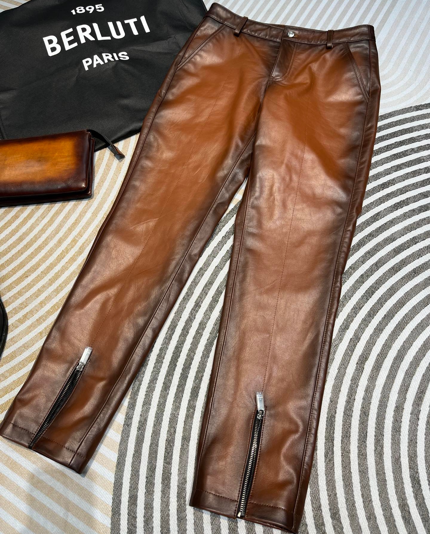 [홍콩명품.BERLUTI]벨루티 2025 남성용 소가죽팬츠 BL119 HD 홍콩명품의류,구매대행,온라인명품