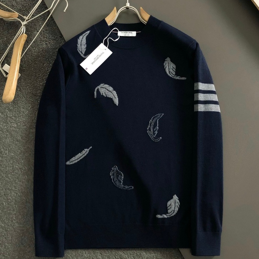 [홍콩명품.THOM BROWNE ] 톰 브라운 2025 남성용 니트 풀오버 TB1323 YB  홍콩명품의류,구매대행,온라인명품