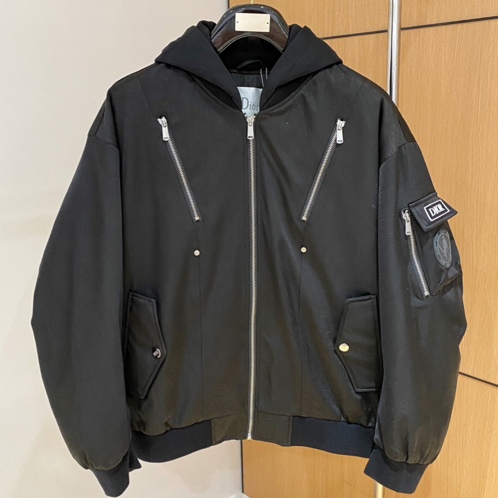 [홍콩명품.Christian Dior] 크리스챤 디올 2025 남성용 구스다운 패딩자켓 CD1100 YB 홍콩명품의류,구매대행,온라인명품