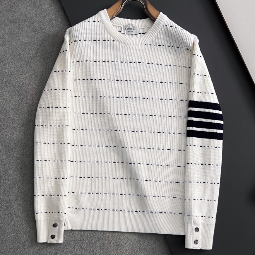 [홍콩명품.THOM BROWNE ] 톰 브라운 2025 남성용 니트 풀오버 TB1324 PD 홍콩명품의류,구매대행,온라인명품