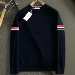 [홍콩명품.THOM BROWNE ] 톰 브라운 2025 남성용 니트 풀오버 TB1339 PD 홍콩명품의류,구매대행,온라인명품