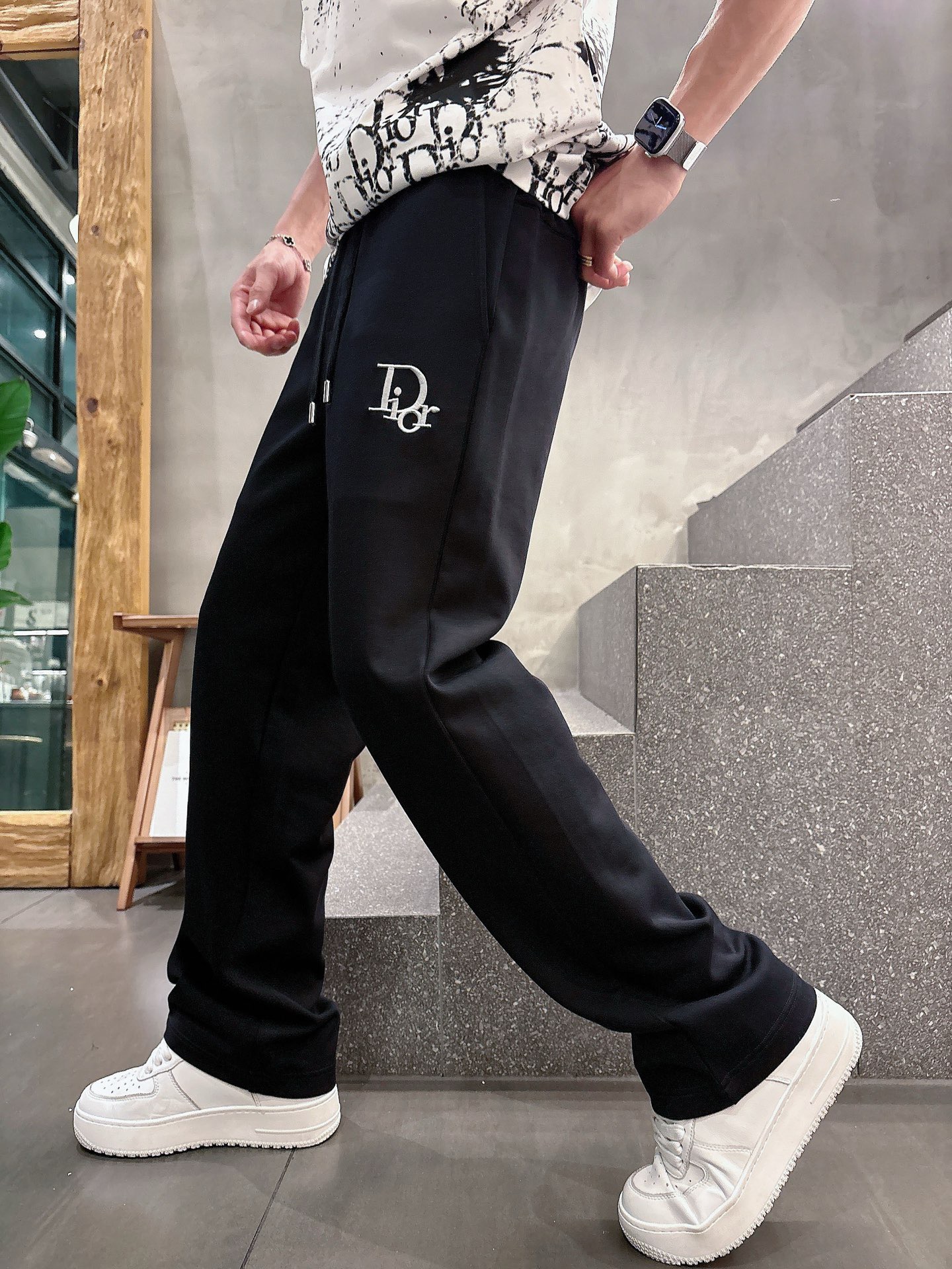 [홍콩명품.Christian Dior]크리스챤 디올 2025 남성용 바지 CD1367 PD 홍콩명품의류,구매대행,온라인명품