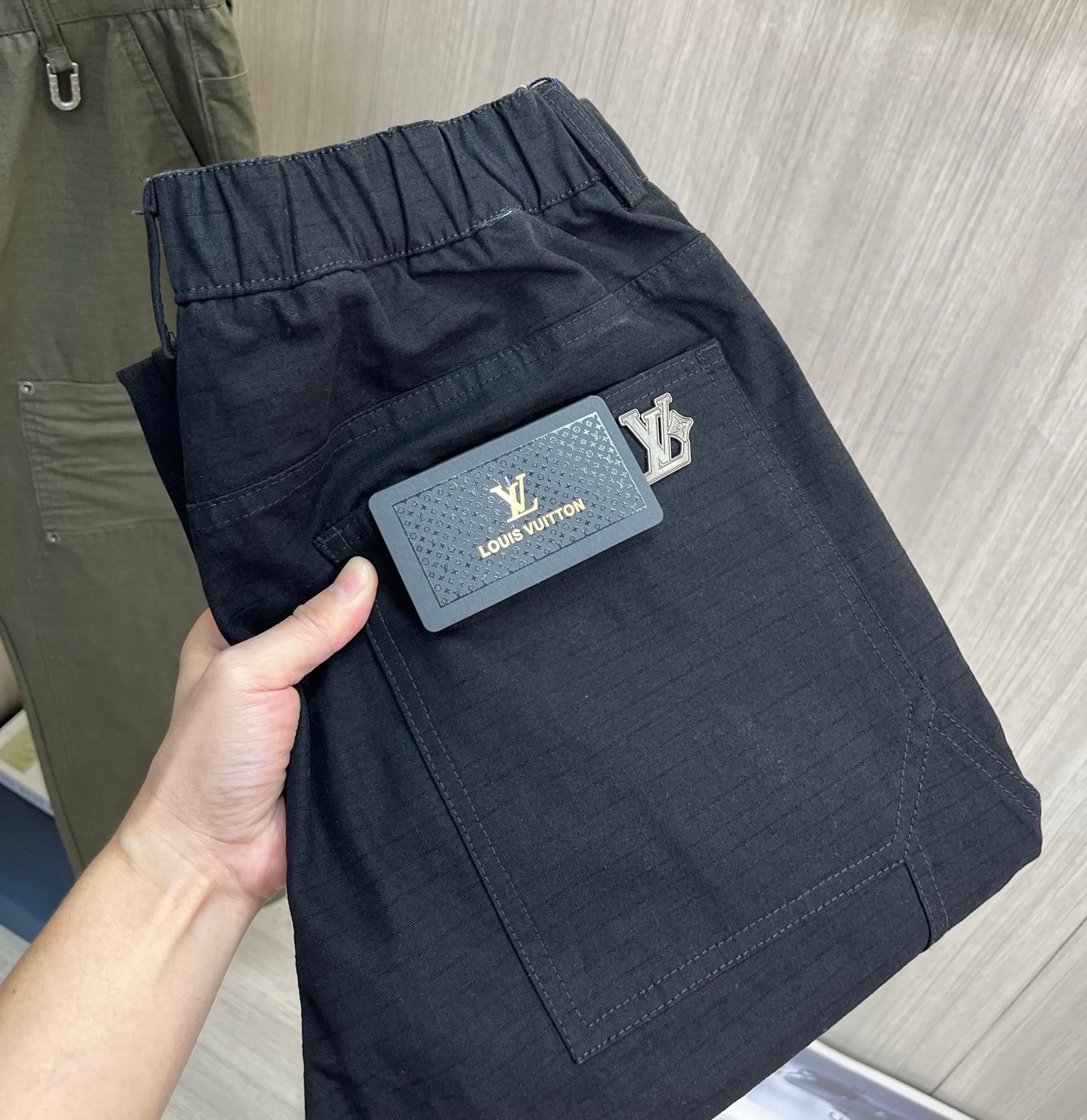 [홍콩명품.LOUIS VUITTON] 루이비통 2025 남성용 바지 LV2450 PD 홍콩명품의류,구매대행,온라인명품