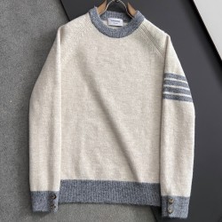 [홍콩명품.THOM BROWNE ] 톰 브라운 2026 남성용 니트 풀오버 TB1367  PD 홍콩명품의류,구매대행,온라인명품