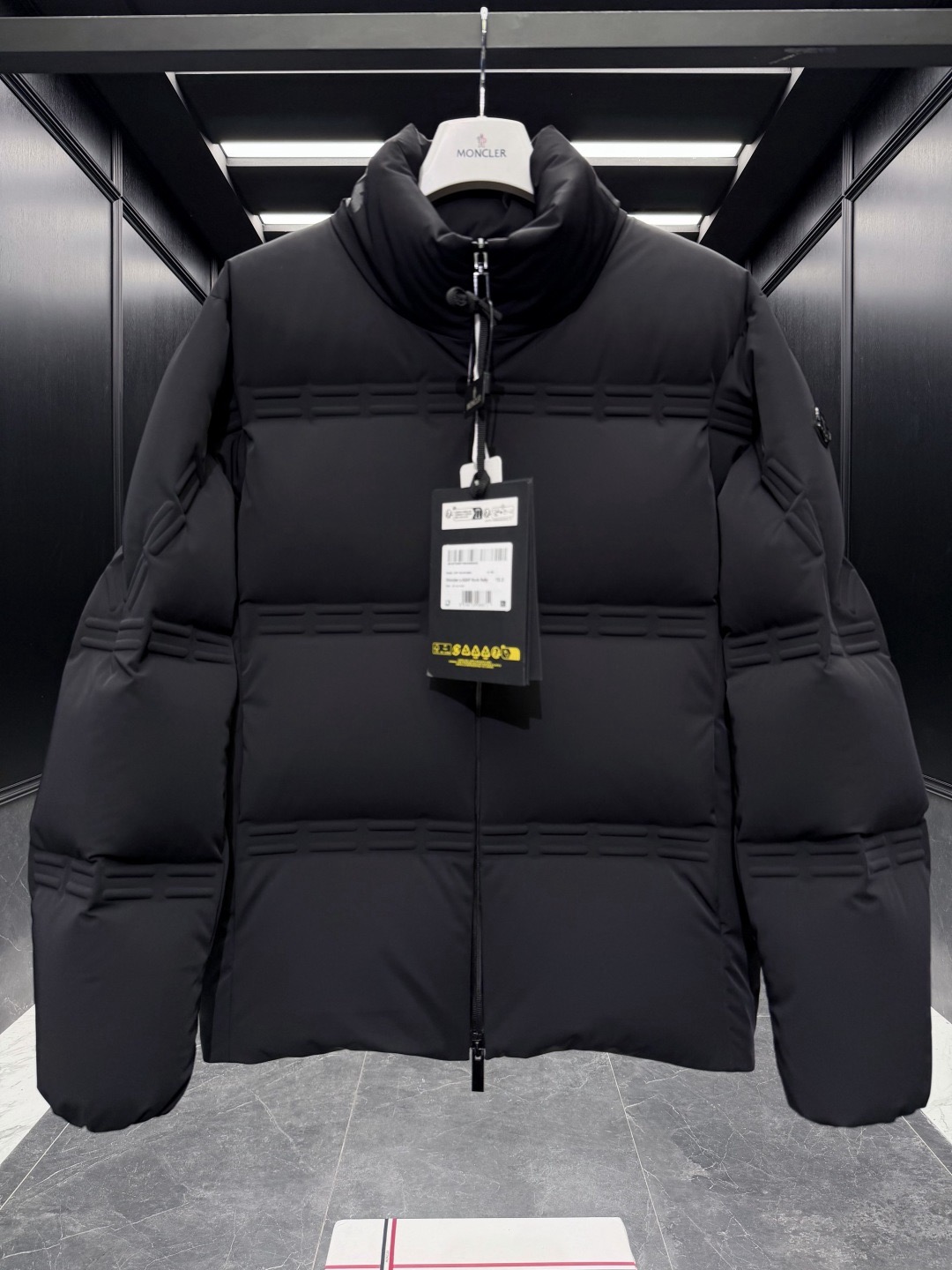 [홍콩명품.MONCLER] 몽클레어 2026 남성용 구스다운 패딩자켓 MQ1576 YB 홍콩명품의류,구매대행,온라인명품