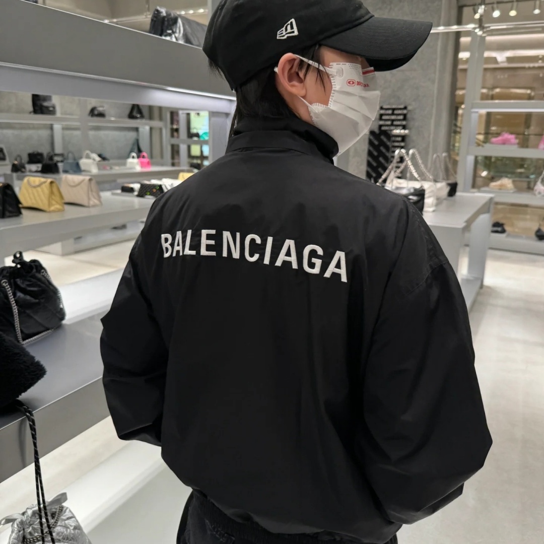 [홍콩명품.BALENCIAGA] 발렌시아가 2026 남성용 자켓 BL1326 HHB 홍콩명품의류,구매대행,온라인명품