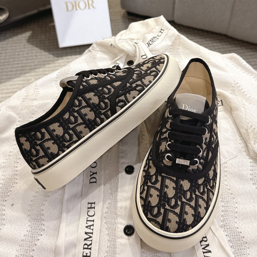 [홍콩명품.Christian Dior ] 크리스챤 디올 2026 여성용 스니커즈 운동화 WA6089 DN 홍콩명품의류,구매대행,온라인명품