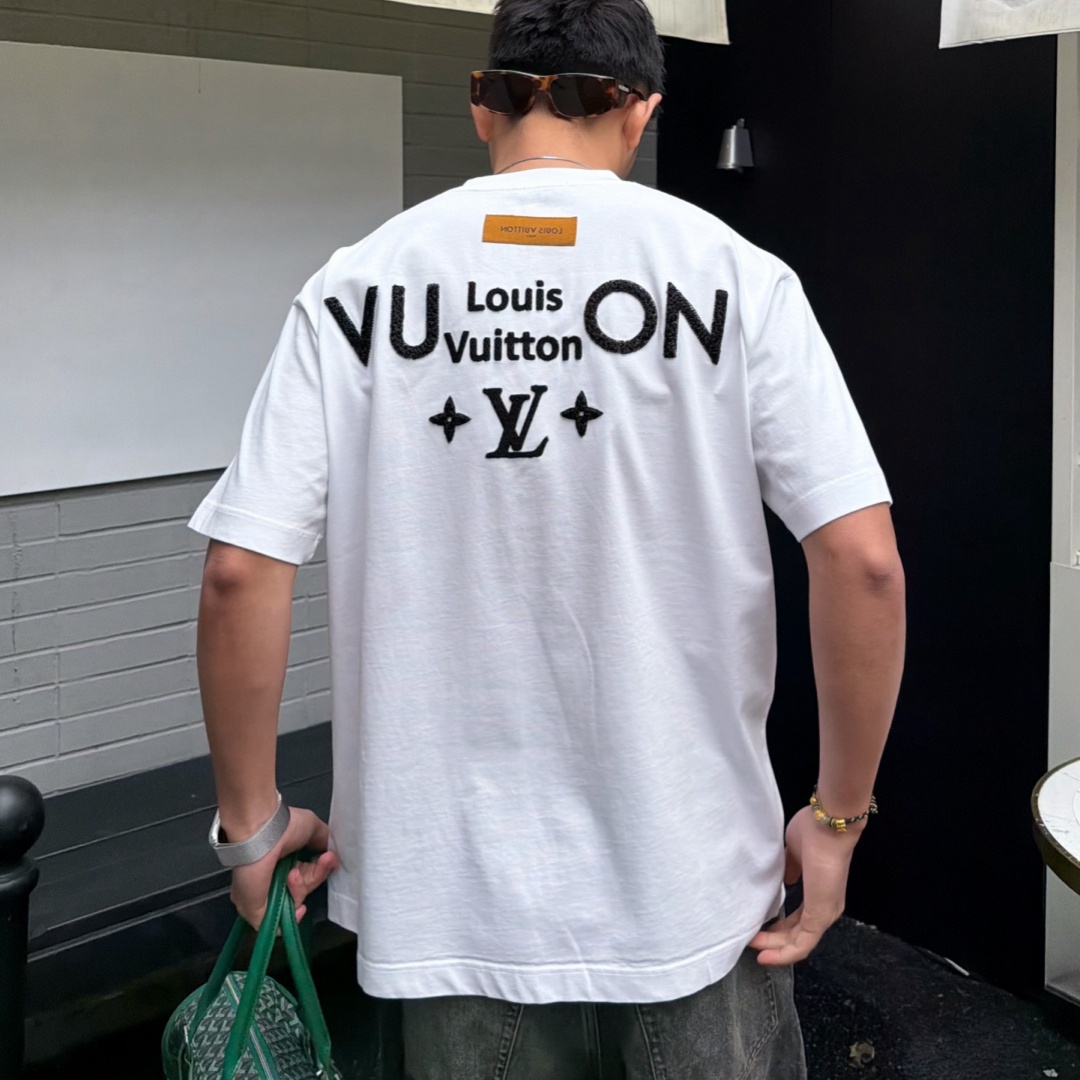 [홍콩명품.LOUIS VUITTON] 루이비통 2026 남성용 반팔티 LV2656 PD 홍콩명품의류,구매대행,온라인명품