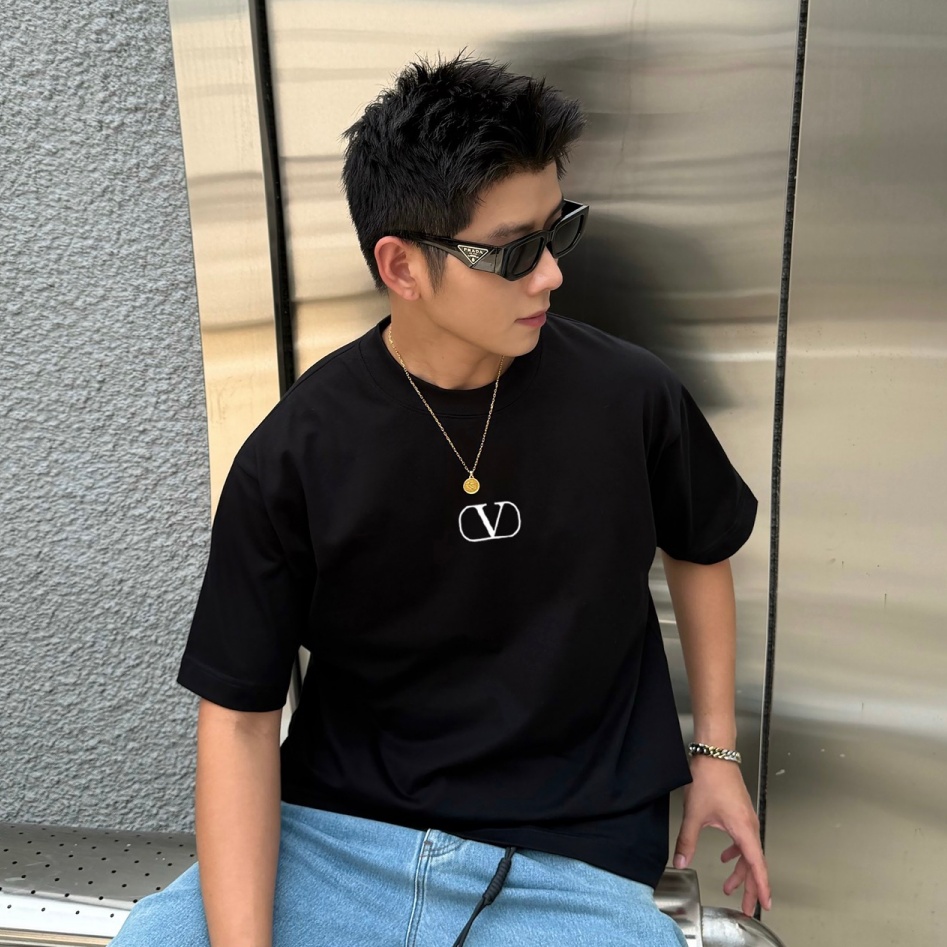 [홍콩명품.VALENTINO]발렌티노 2026 남성용 반팔티 VT063 PD 홍콩명품의류,구매대행,온라인명품