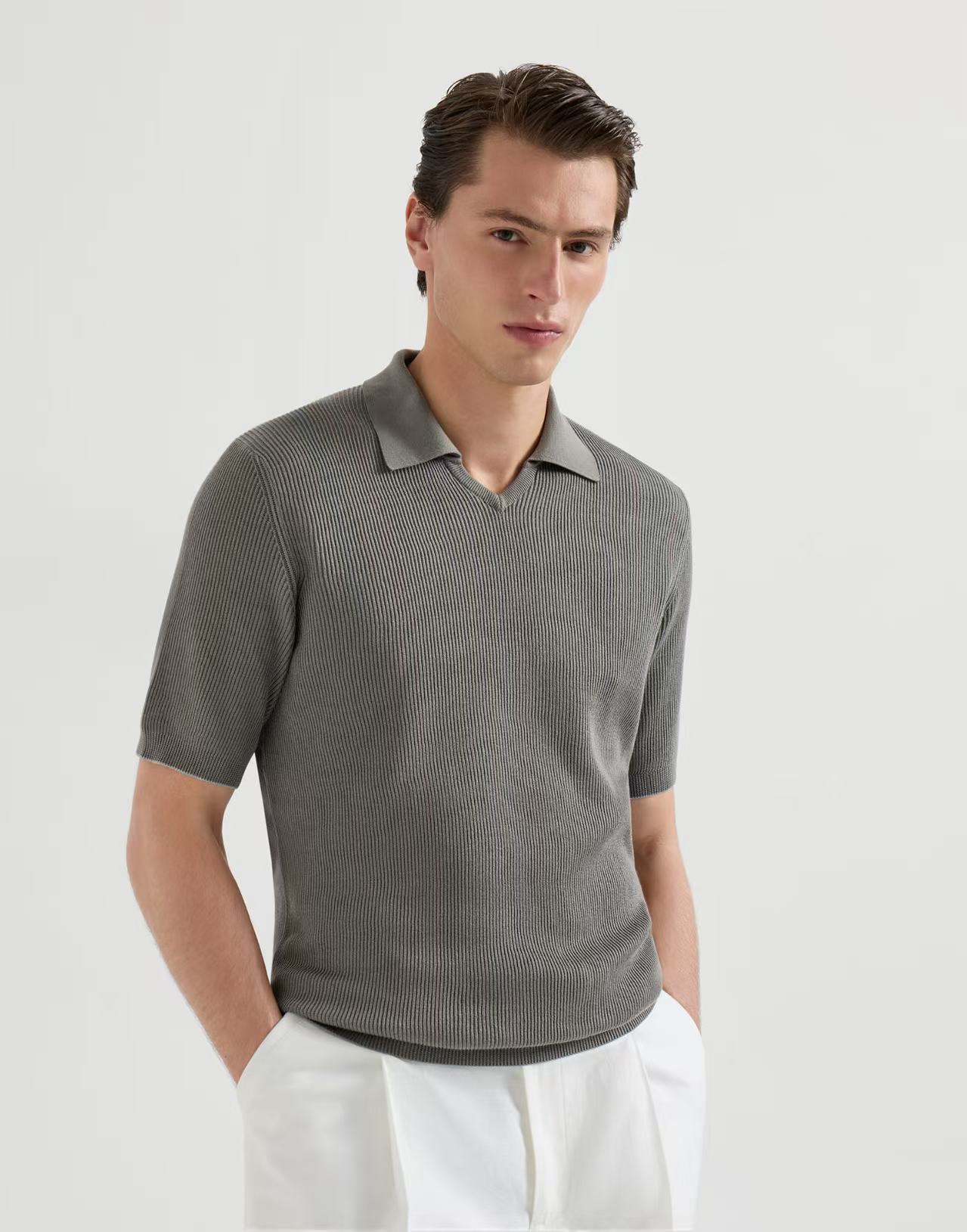 [홍콩명품.BRUNELLO CUCINELLI]브루넬로 쿠치넬리 2026 남성용 니트반팔 BL1482 HD 홍콩명품의류,구매대행,온라인명품
