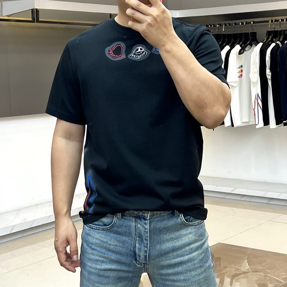 [홍콩명품.MONCLER] 몽클레어 2026 남성용 반팔티 MQ1686 PD 홍콩명품의류,구매대행,온라인명품