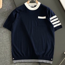 [홍콩명품.THOM BROWNE ] 톰 브라운 2026 남성용 니트반팔 TB1406 PD 홍콩명품의류,구매대행,온라인명품