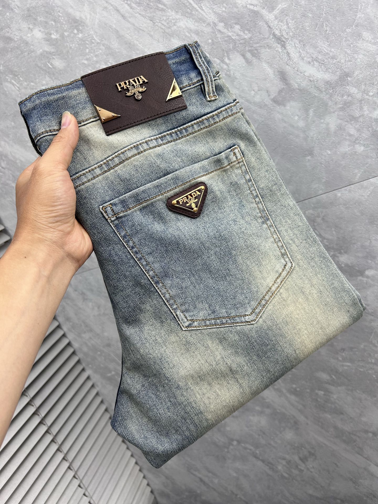 [홍콩명품.PRADA] 프라다 2026 남성용 청바지 PD1856 PD 홍콩명품의류,구매대행,온라인명품