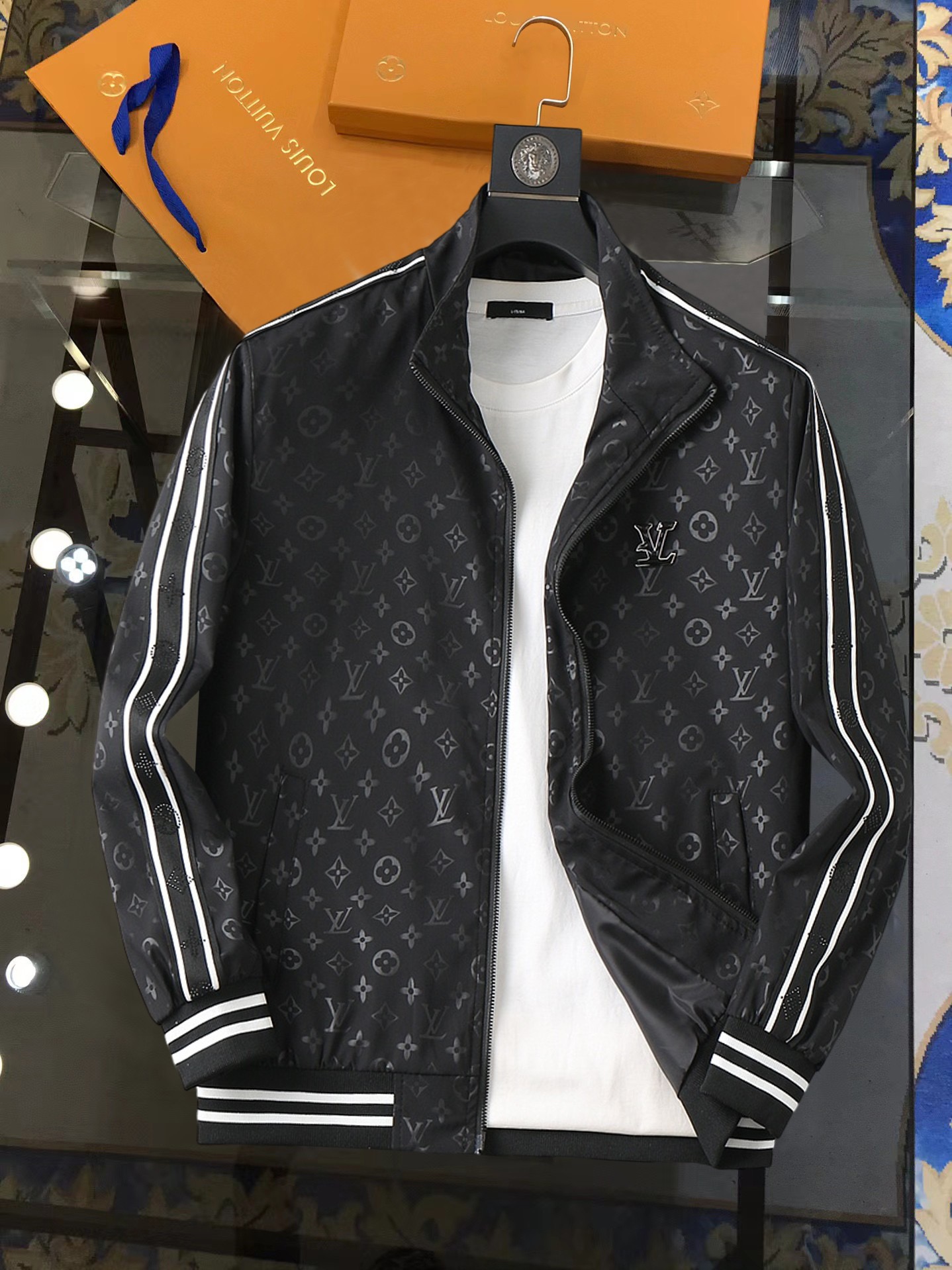 [홍콩명품.LOUIS VUITTON] 루이비통 2026 남성용 바람막이자켓 LV2947 PD 2컬러 홍콩명품의류,구매대행,온라인명품