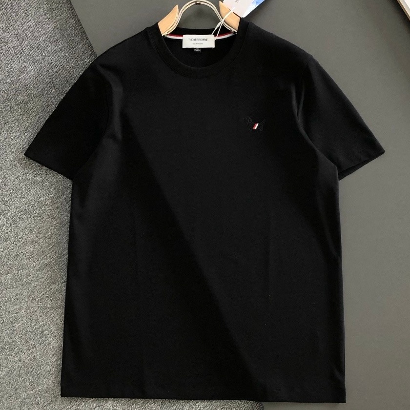 [홍콩명품.THOM BROWNE ] 톰 브라운 2026 남성용 반팔 TB1436 PD  홍콩명품의류,구매대행,온라인명품