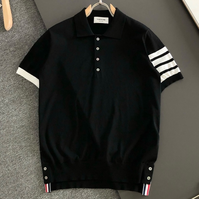 [홍콩명품.THOM BROWNE ] 톰 브라운 2026 남성용 니트반팔 TB1443 PD 홍콩명품의류,구매대행,온라인명품