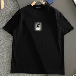[홍콩명품.LOUIS VUITTON] 루이비통 2026 남성용 반팔 LV3204 PD 홍콩명품의류,구매대행,온라인명품