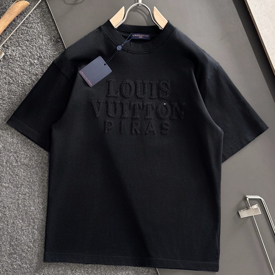 [홍콩명품.LOUIS VUITTON] 루이비통 2026 남성용 반팔 LV3224 PD 홍콩명품의류,구매대행,온라인명품