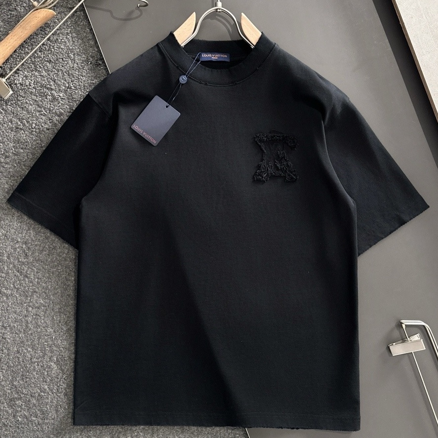 [홍콩명품.LOUIS VUITTON] 루이비통 2026 남성용 반팔 LV3228 PD 홍콩명품의류,구매대행,온라인명품