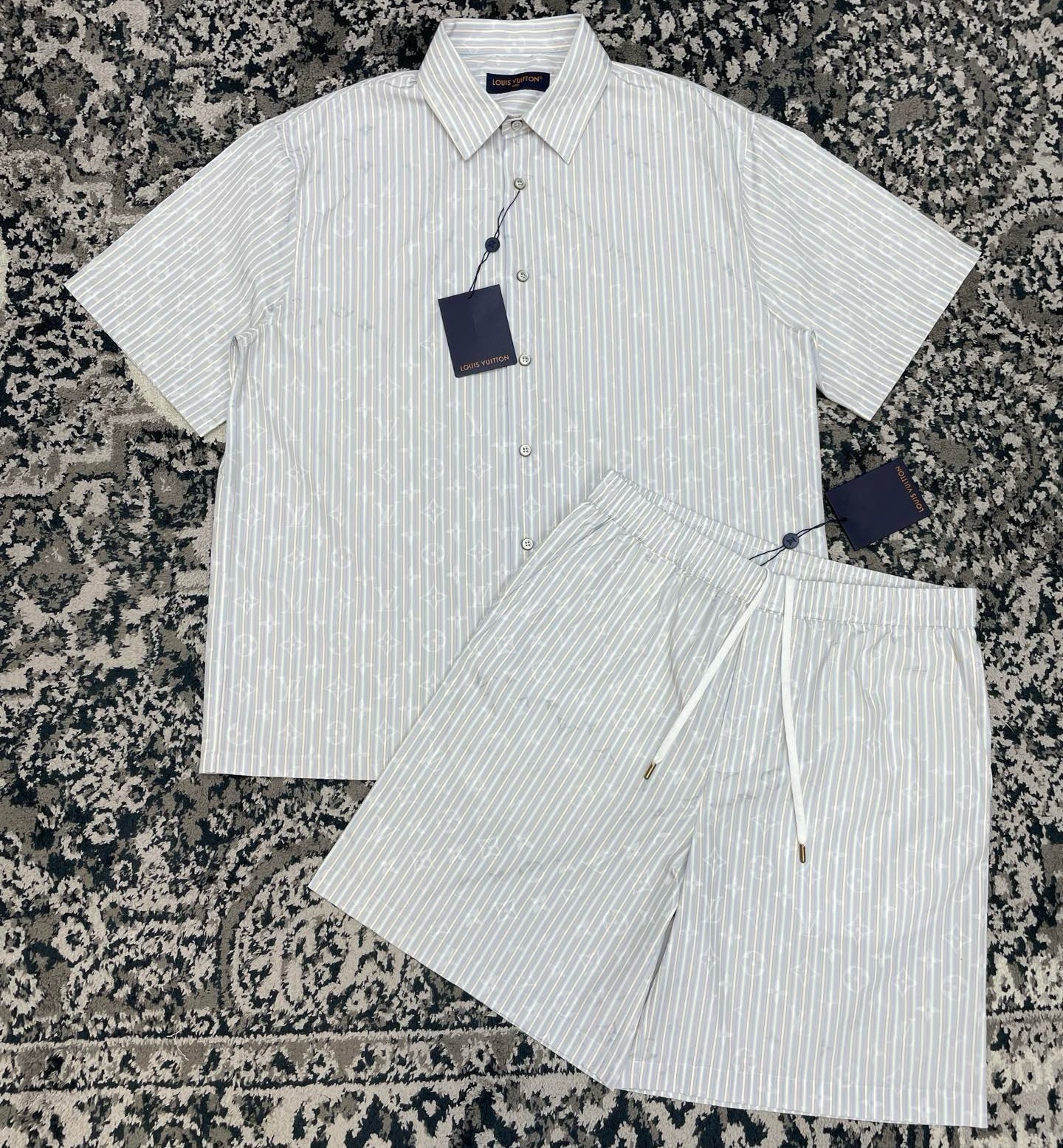 [홍콩명품.LOUIS VUITTON] 루이비통 2026 남성용 반팔셔츠세트 LV3297 YB 홍콩명품의류,구매대행,온라인명품