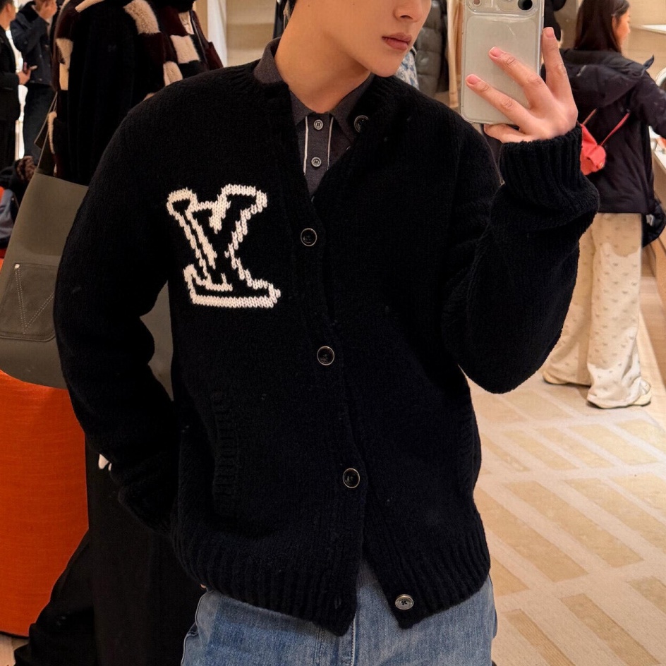 [홍콩명품.LOUIS VUITTON] 루이비통 2026 남성용 울혼방 가디건 LV3368 PD 홍콩명품의류,구매대행,온라인명품