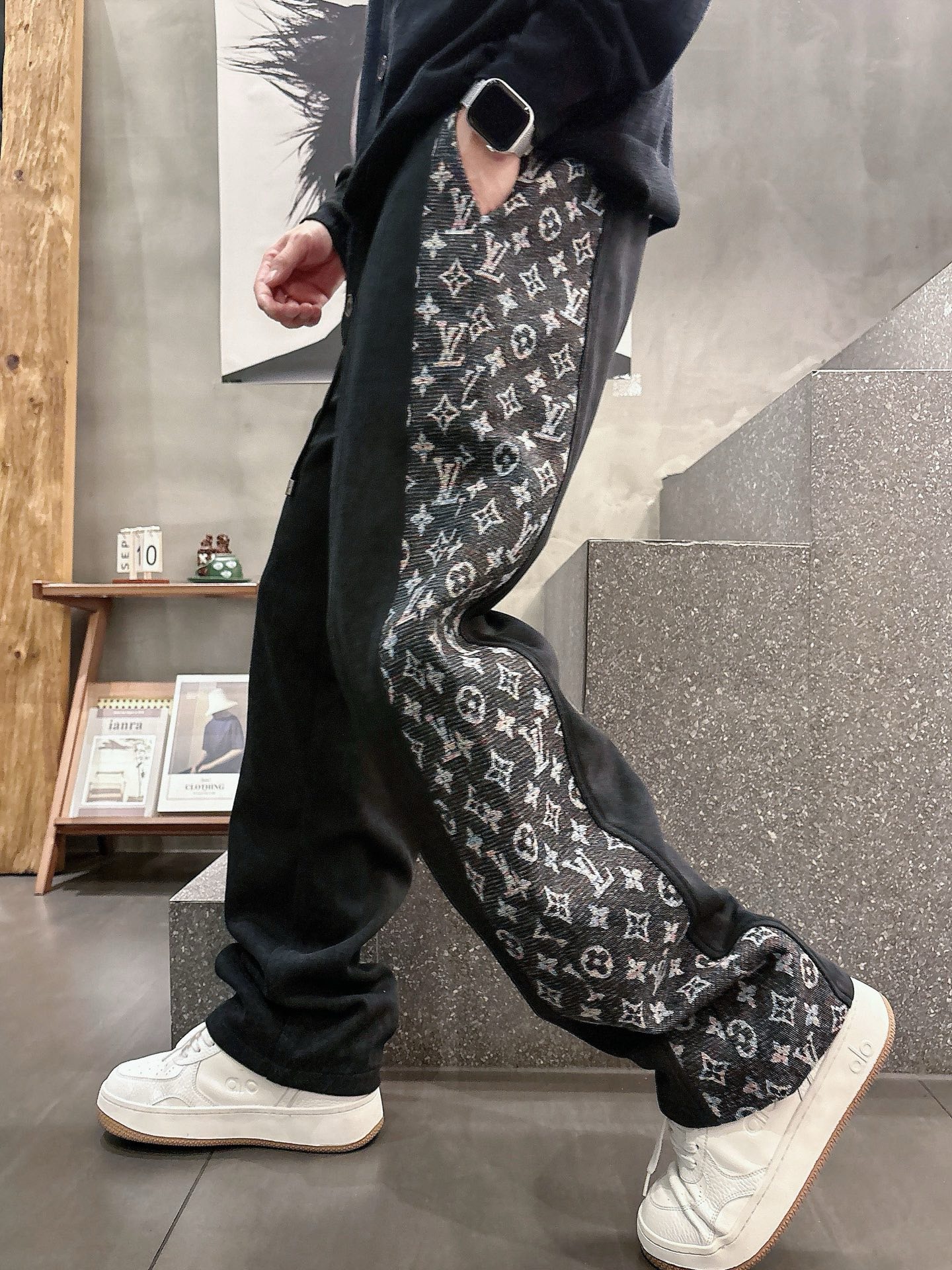 [홍콩명품.LOUIS VUITTON] 루이비통 2026 남성용 추리닝바지 LV3563 PD 홍콩명품의류,구매대행,온라인명품