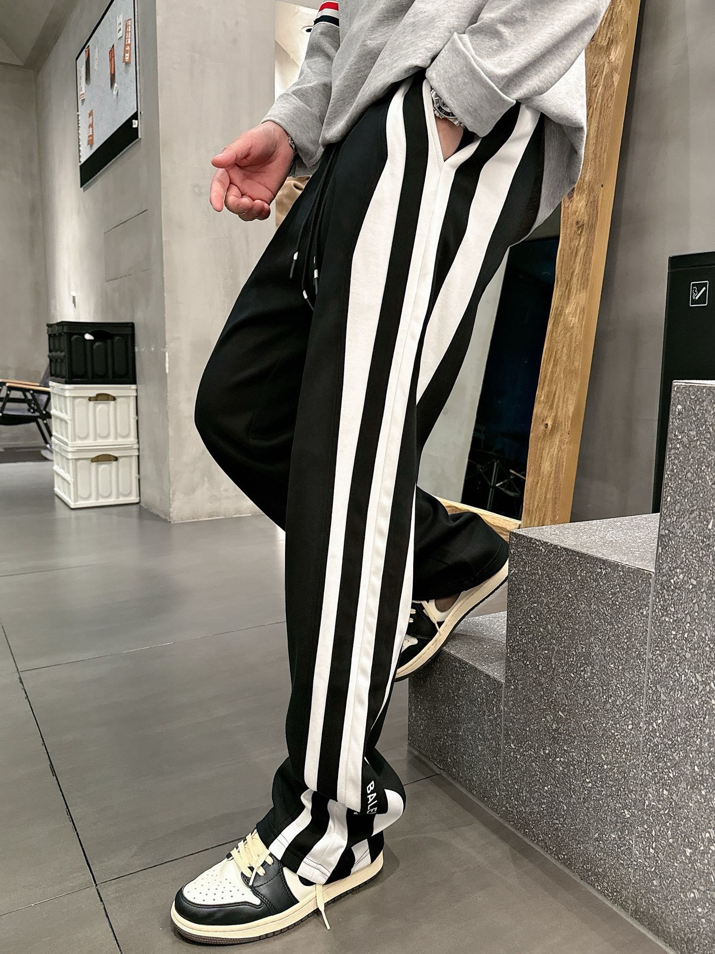 [홍콩명품.BALENCIAGA] 발렌시아가 2026 남성용 추리닝바지 BL1509 PD 홍콩명품의류,구매대행,온라인명품