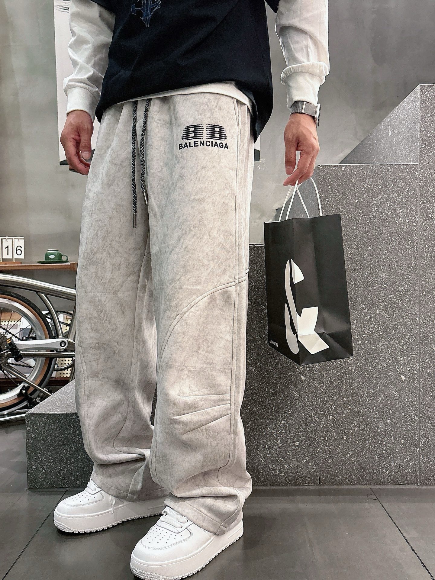 [홍콩명품.BALENCIAGA] 발렌시아가 2026 남성용 추리닝바지 BL1520 PD 홍콩명품의류,구매대행,온라인명품