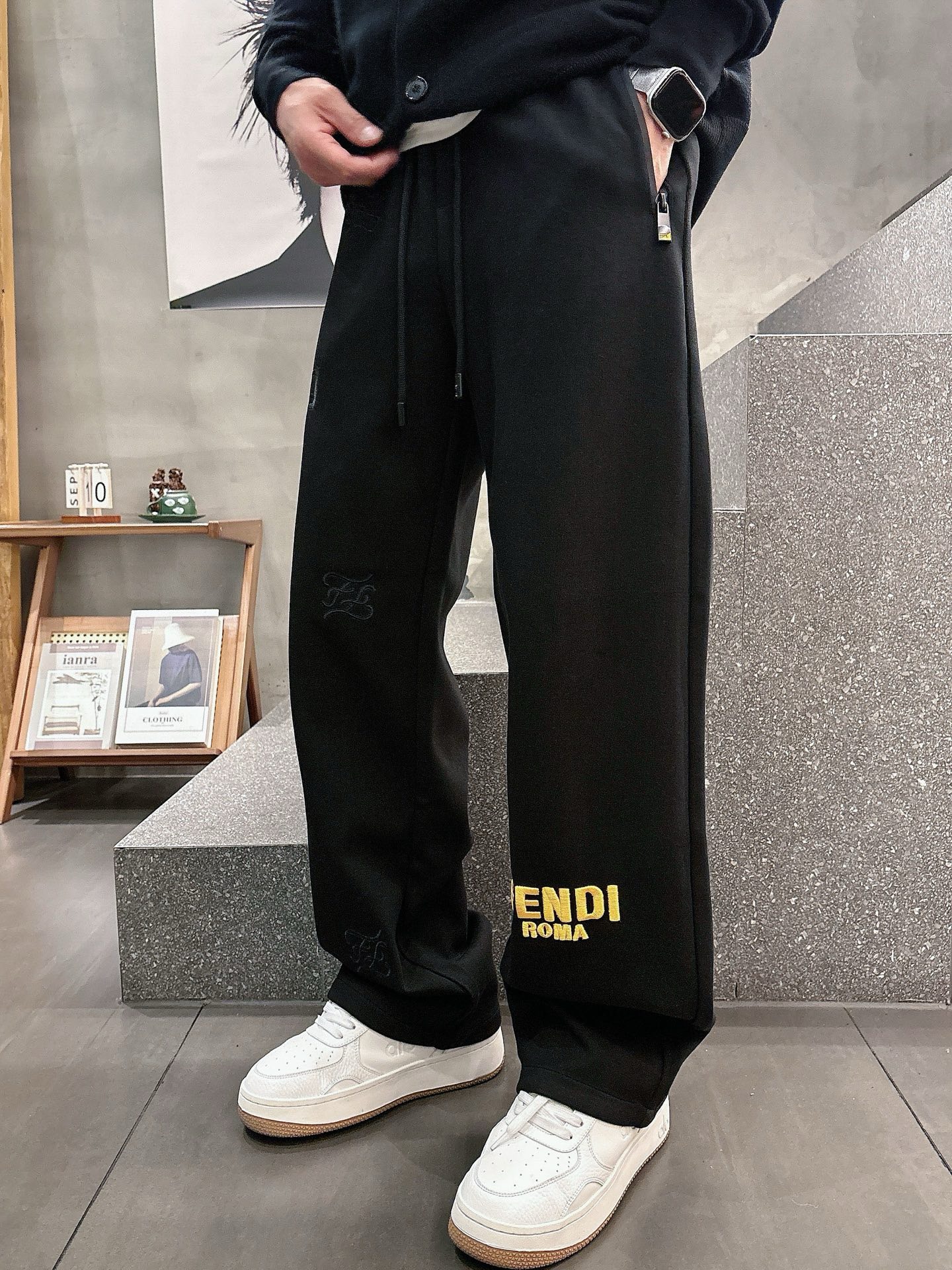 [홍콩명품,FENDI] 펜디 2026 남성용 추리닝바지 FD866 PD 홍콩명품의류,구매대행,온라인명품