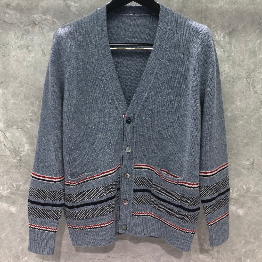 [홍콩명품.THOM BROWNE ] 톰 브라운 2026 남성용 니트가디건 TB1521 PD 홍콩명품의류,구매대행,온라인명품